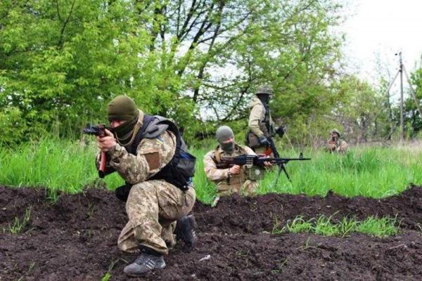 Тяжелые будни военных разведчиков на передовой в зоне АТО Тяжелые будни военных разведчиков на передовой в зоне АТО