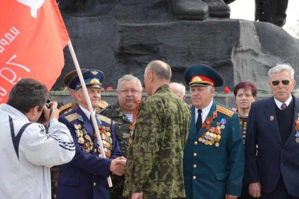 Луганск: фото- и видеоотчет о праздновании 70-й годовщины Великой Победы