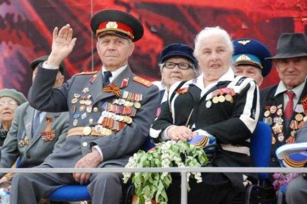 Луганск: фото- и видеоотчет о праздновании 70-й годовщины Великой Победы