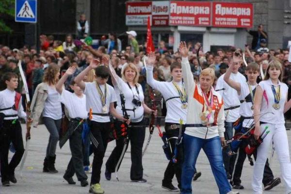 В Луганске прошли торжества по случаю 70-й годовщины Победы в ВОВ