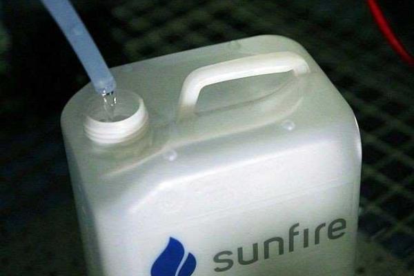 Специалисты компании Audi работают над созданием дизельного топлива из воды и углекислого газа