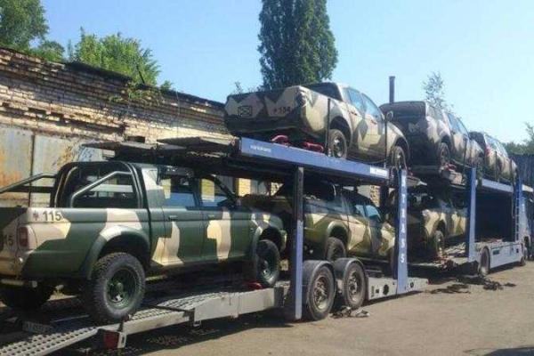 Бойцы на передовой благодарны за новую партию боевых пикапов Бойцы на передовой благодарны за новую партию боевых пикапов