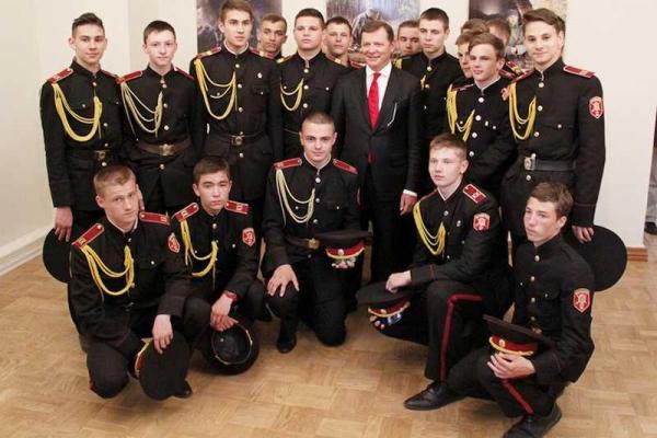 Фотовыставка "Воин сквозь века" начала свою работу в столице Украины