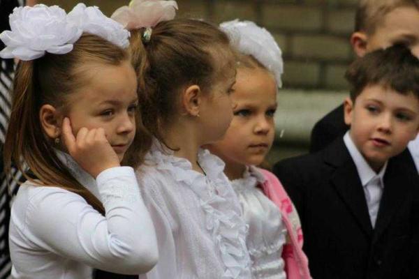 Выпускники оккупированной Горловки мечтают о будущем, о мире и о счастье