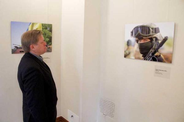 Фотовыставка "Воин сквозь века" начала свою работу в столице Украины