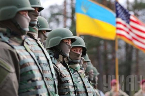 На Львовщине американские инструкторы оттачивают боевые навыки украинских нацгвардейцев На Львовщине американские инструкторы оттачивают боевые навыки украинских нацгвардейцев