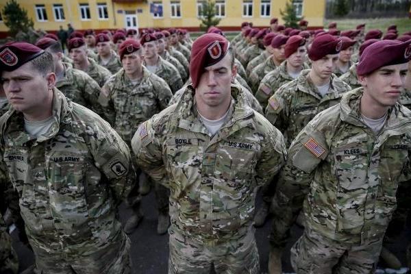 На Львовщине американские инструкторы оттачивают боевые навыки украинских нацгвардейцев На Львовщине американские инструкторы оттачивают боевые навыки украинских нацгвардейцев
