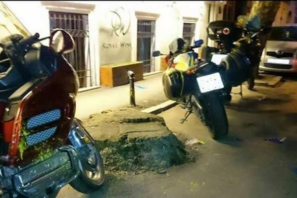 Из-за скандала вокруг клуба "Ночные волки", в Тбилиси пострадали мотоциклы мирных российских туристов Из-за скандала вокруг клуба "Ночные волки", в Тбилиси пострадали мотоциклы мирных российских туристов