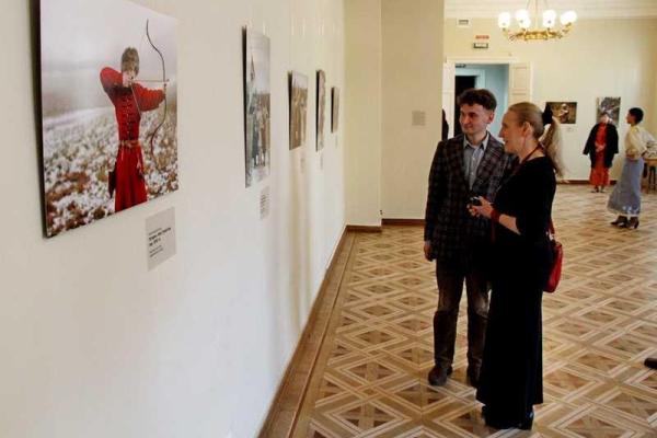 Фотовыставка "Воин сквозь века" начала свою работу в столице Украины