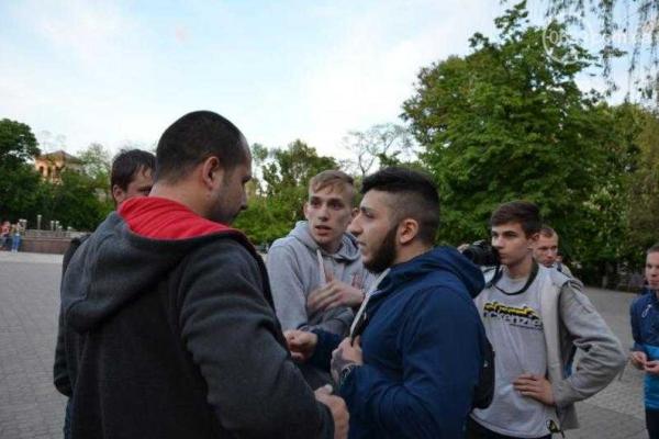 Мариупольская молодежь объявила "войну" курению и распитию спиртных напитков Мариупольская молодежь объявила "войну" курению и распитию спиртных напитков