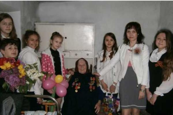 Акцию "Ветерану – внимание и заботу!" провели в учебных заведениях Донецка