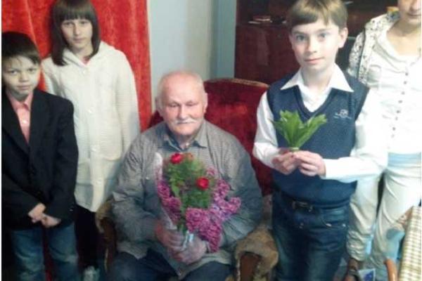 Акцию "Ветерану – внимание и заботу!" провели в учебных заведениях Донецка