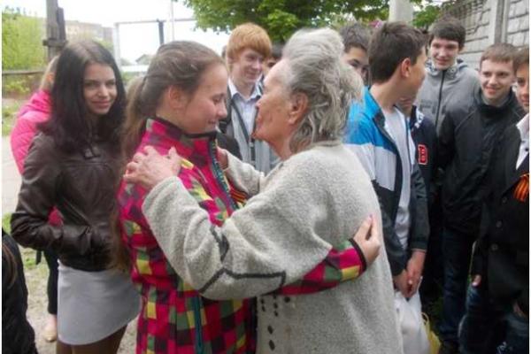 Акцию "Ветерану – внимание и заботу!" провели в учебных заведениях Донецка