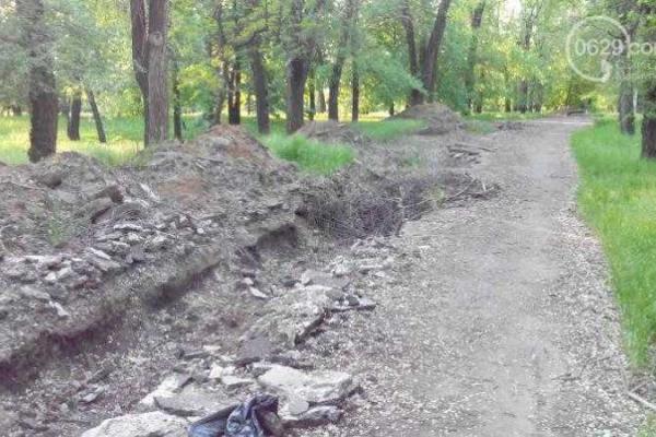 Любимый парк мариупольцев приходит в запустение Любимый парк мариупольцев приходит в запустение