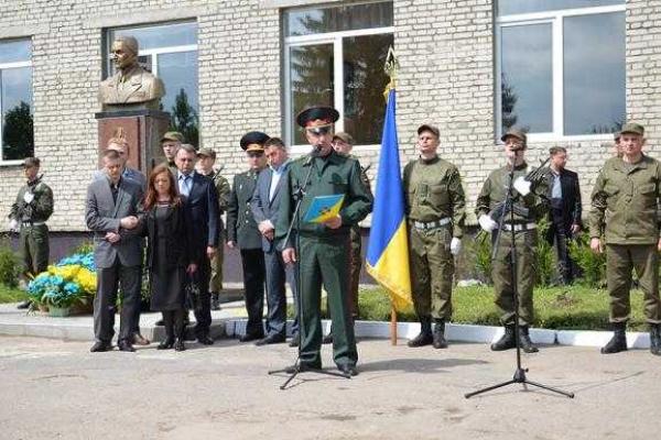 Памятник генерал-майору Сергею Кульчицкому торжественно открыт во Львове Памятник генерал-майору Сергею Кульчицкому торжественно открыт во Львове