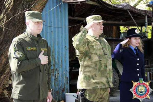 Из Прикарпатья на "горячий" восток прибыл очередной сводный отряд правоохранителей Из Прикарпатья на "горячий" восток прибыл очередной сводный отряд правоохранителей
