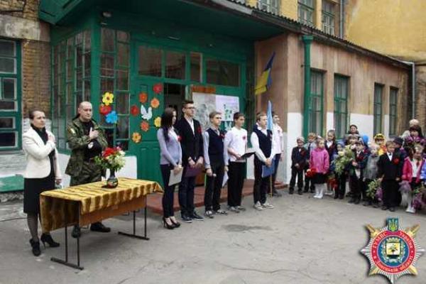 Правоохранители Донетчины стараются не терять связь с подрастающим поколением  Правоохранители Донетчины стараются не терять связь с подрастающим поколением