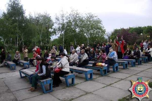 Оркестр ГУМВД Украины подарил жителям Мариуполя любимые мелодии и хорошее настроение