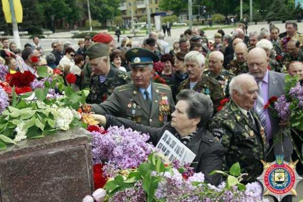 В Мариуполе прошли торжества по случаю 70-й годовщины победы во Второй мировой войне