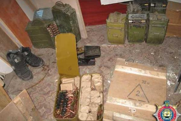 На Донетчине обнаружен очередной склад оружия и боеприпасов