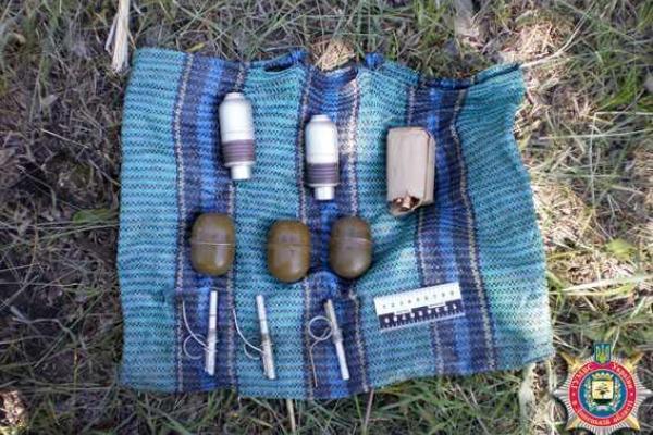 Схрон с оружием обнаружили оперативники в Константиновке на Донетчине