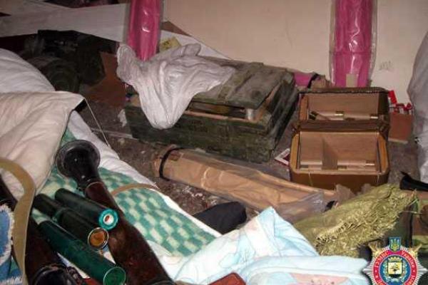 На Донетчине обнаружен очередной склад оружия и боеприпасов