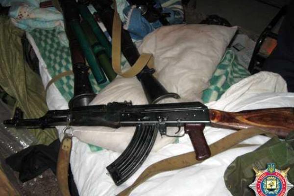 На Донетчине обнаружен очередной склад оружия и боеприпасов