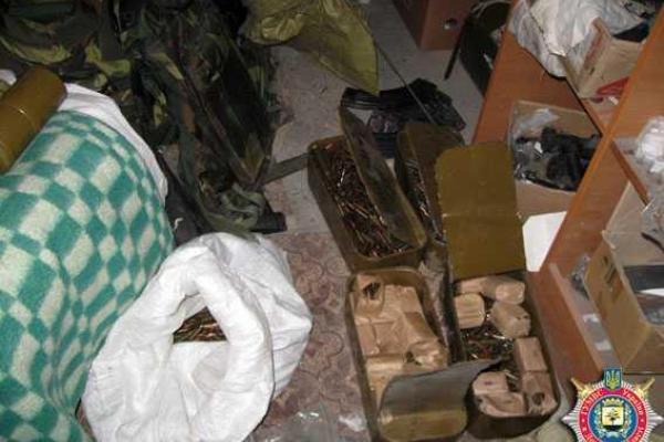 На Донетчине обнаружен очередной склад оружия и боеприпасов