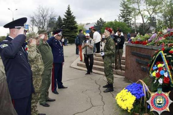 В Мариуполе прошли торжества по случаю 70-й годовщины победы во Второй мировой войне