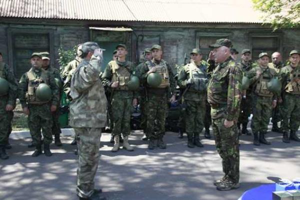 Жители Запорожской области проводили на Донетчину сводный отряд правоохранителей 