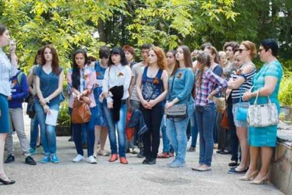 В Донецке разрабатывают маршруты для пеших экскурсий: ждут туристов В Донецке разрабатывают маршруты для пеших экскурсий: ждут туристов