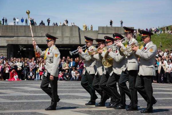 В разных уголках Киева будут звучать мелодии в исполнении иностранных оркестров В разных уголках Киева будут звучать мелодии в исполнении иностранных оркестров