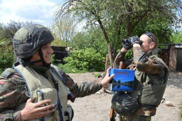 Харьковские волонтеры вновь побывали с подарками на передовой Харьковские волонтеры вновь побывали с подарками на передовой