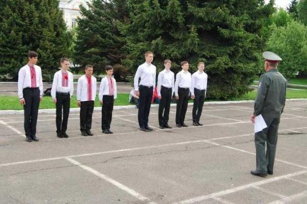 В Ровно стартовал военно-спортивный сбор "Зарево" для старшеклассников В Ровно стартовал военно-спортивный сбор "Зарево" для старшеклассников