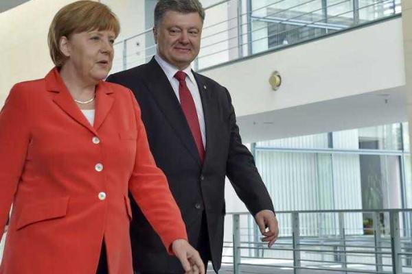 Порошенко: Рука поддержки немецкого народа сегодня как никогда нужна Украине Порошенко: Рука поддержки немецкого народа сегодня как никогда нужна Украине