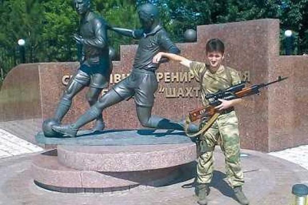 Сербский наемник в Донецке "сражается с преступниками из НАТО" Сербский наемник в Донецке "сражается с преступниками из НАТО"