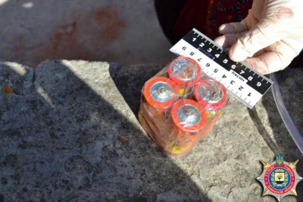 Злоумышленники на Донетчине взорвали банкомат, но не успели похитить деньги