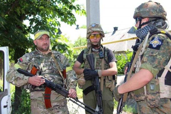 Военные журналисты побывали в "зачищенной" Марьинке: фоторепортаж