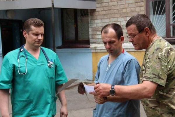 Второй год подряд военным медикам приходится отмечать свой праздник в боевых условиях Второй год подряд военным медикам приходится отмечать свой праздник в боевых условиях