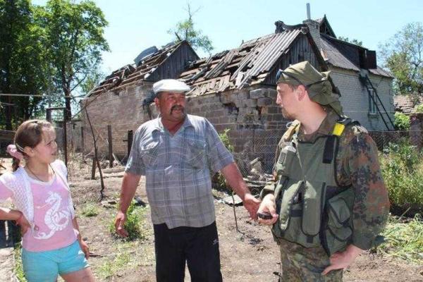 Военные журналисты побывали в "зачищенной" Марьинке: фоторепортаж
