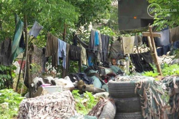 Руководство Нацгвардии и волонтеры помогли бойцам пострадавшего от непогоды блокпоста в Мариуполе 