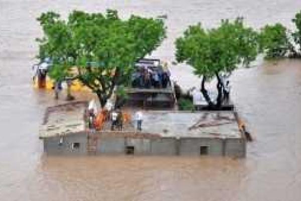 В Индии произошло самое сильное наводнение за последние 90 лет В Индии произошло самое сильное наводнение за последние 90 лет