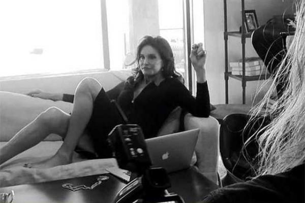 Олимпийский чемпион, отчим Ким Кардашьян стал роскошной Кейтлин Олимпийский чемпион, отчим Ким Кардашьян стал роскошной Кейтлин