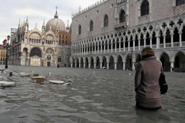 Шокирующая фотоподборка: трагические последствия наводнения в Тбилиси