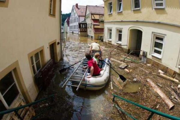 Шокирующая фотоподборка: трагические последствия наводнения в Тбилиси