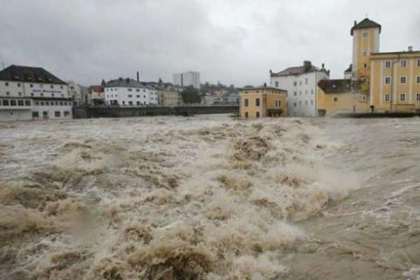 Шокирующая фотоподборка: трагические последствия наводнения в Тбилиси