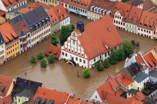 Шокирующая фотоподборка: трагические последствия наводнения в Тбилиси