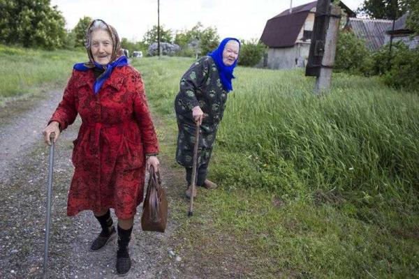 Жизнь в зоне АТО: за что люди ругают военных, сепаратистов и Россию - Яна Седова