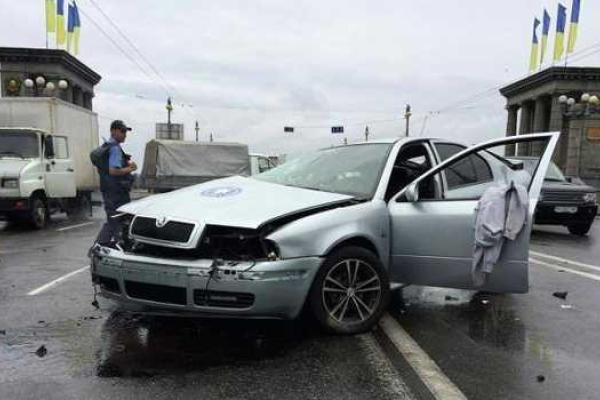 Масштабное ДТП в Киеве: разбилось 5 авто, пострадали 4 человека Масштабное ДТП в Киеве: разбилось 5 авто, пострадали 4 человека