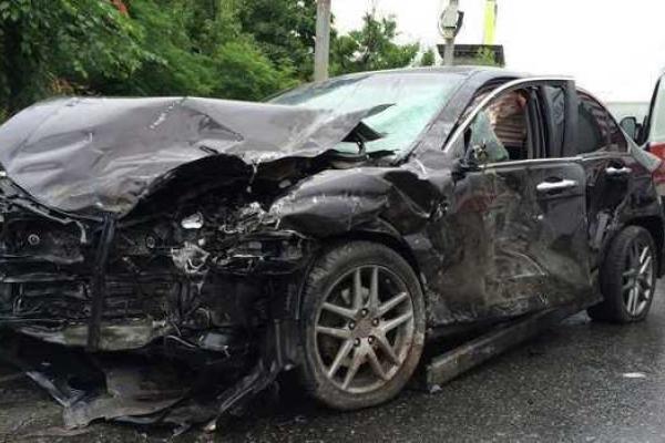 Масштабное ДТП в Киеве: разбилось 5 авто, пострадали 4 человека Масштабное ДТП в Киеве: разбилось 5 авто, пострадали 4 человека